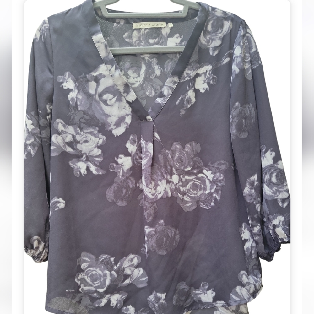 Violet + Claire Floral Lightweight Blouse Size Small